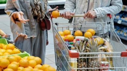 Consiliul Concurenţei anunţă cu cât au crescut preţurile înainte de renunţarea la plafonare/ Ministrul Agriculturii: Inflaţia va urca la 15%