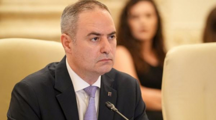România riscă să piardă fonduri UE și să fie retrogradată de Fitch dacă nu aplică rapid măsurile fiscale
