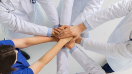 Recuperare plătită de ASSMB pentru pacienții oncologici. Ce include pachetul de servicii și unde se fac înscrierile