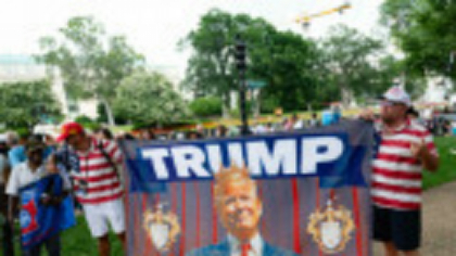 Cel mai important summit NATO de la Războiul Rece. Aliații încearcă, scrâșnind din dinți, să-l lingușească pe Trump