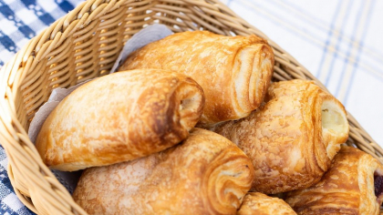 Plăcinte de casă, rețeta simplă și autentică cu gust delicios. Se prepară imediat. VIDEO