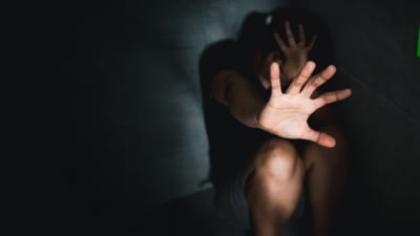 Acțiune-manifest de solidaritate cu tânăra violată în tabăra AUR. "Cerem ca dosarul să fie tratat cu prioritate!"
