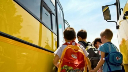 Amendă de până la 5.000 de lei pentru părinții care refuză participarea la programelor privind abandonul școlar. Proiectul legislativ care s-ar aplica de la 1 septembrie 2026 îi nemulțumește pe mulți dintre ei