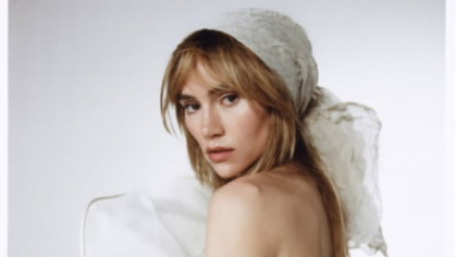 Suki Waterhouse dezvăluie cum a făcut hernie de disc din cauza unui trend dus la extrem: „Mi-a fost frică să vă spun”