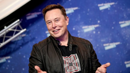 Acţiunile Tesla cresc cu 10% după lansarea primelor taxiuri autonome. Pasagerii au avut de plătit doar puţin peste 4 dolari. „Este încununarea a zece ani de muncă”