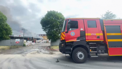 Incendiu violent la un depozit din Sectorul 6 al Capitalei. A fost emis mesaj Ro-Alert