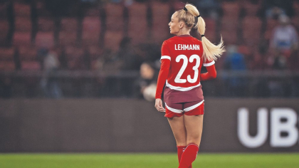 Cea mai sexy fotbalistă din lume, bătută măr de niște puști. Rezultat rușinos pentru naționala feminină a Elveției