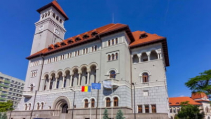 Lucrări de asfaltare fără autorizație la sediul Primăriei Sector 1, acuză Clotilde Armand. Poliția a sesizat parchetul