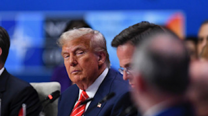 Trump reasigură aliații NATO: „Suntem alături până la capăt”, după controversele legate de Articolul 5