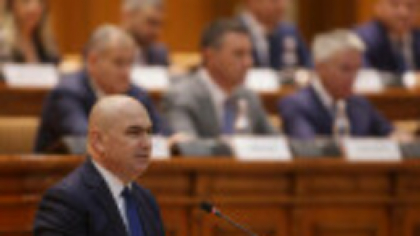 Noul guvern, la vot în Parlament. Miniștrii propuși, avizați pe bandă rulantă în comisii. Opoziția acuză lipsa de democrație