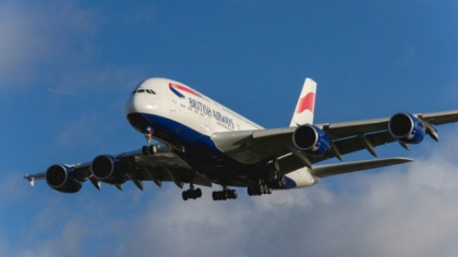 Piloții unui avion, forțați să deschidă geamurile după ce avionul s-a umplut cu „gaze toxice”