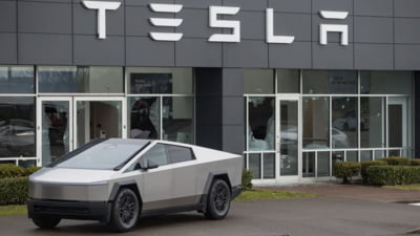 Tesla renunță la opțiunea de autonomie extinsă pentru Cybertruck. Ce se întâmplă cu cei care au plătit avansul?