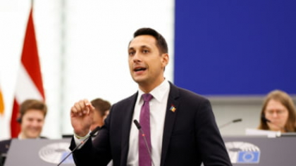 „Miroase a anticipate. Partidele vechi nu pot controla un președinte care nu le răspunde la comenzi”. Argumentația lui Vlad Gheorghe