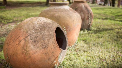 Arheologii chinezi au descoperit trei morminte vechi de 1.800 de ani, cu comori antice neatinse, în timpul unor lucrări într-un parc