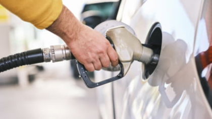Creșterea accizelor la carburanți și alcool, în vizorul Guvernului pentru a face rost de bani. Pentru când se pregătesc noile măsuri de austeritate și taxe