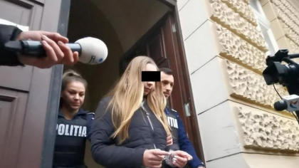 Procesul elevei din Bihor care și-a înjunghiat pedagogul continuă sub acuzația de tentativă de omor calificat