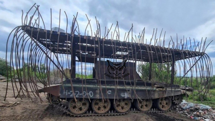 Tancurile „porc spinos” ale Rusiei, o apariție bizară, dar funcțională împotriva dronelor pe fronul din Ucraina