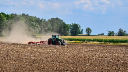 „Suntem la mila lui Dumnezeu”. Care sunt culturile agricole cel mai puternic afectate de secetă