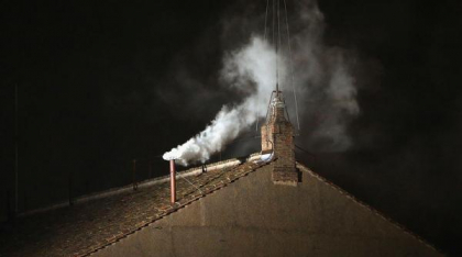 La ce oră ar putea fi dat primul semnal cu fum al conclavului. Anunţul a fost făcut de biroul de presă al Vaticanului