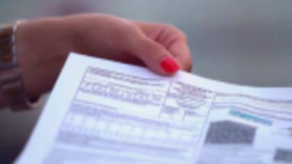 Un bărbat se dădea drept broker de asigurări și emitea polițe RCA false. Percheziții în Bucureşti şi Ilfov