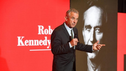 Robert F. Kennedy Jr. promovează o companie alimentară cu produse ultraprocesate. Mesele ajung la pacienți recent externați