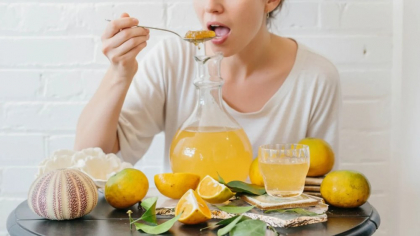 Elixir al tinereții făcut în casă. 1 lingură pe zi pentru o piele netedă, vei arăta din nou ca la 20 de ani
