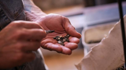 Un bărbat a supraviețuit cu o bucată de metal în inimă. Medicii i-au scos-o cu un dispozitiv magnetic, după un concept folosit în 1850