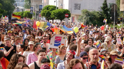 Cum poate CNCD să medieze polarizarea în jurul drepturilor LGBT. „În România, nu am fost învățați să îl ascultăm pe celălalt“