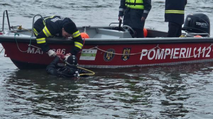 Misiune de salvare a unor persoane aflate într-o barcă în derivă pe Dunăre. Pe fluviu erau valuri