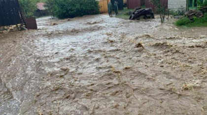 Alertă imediată de inundații pe râurile mici din județul Neamț
