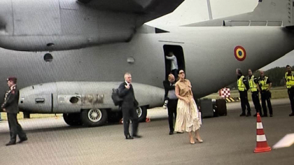 Ghici cine a fost cu Nicușor în avionul militar!!