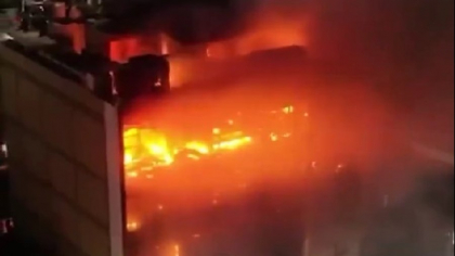 Tragedie într-un mall din Irak: peste 50 de morți și răniți în urma unui incendiu devastator