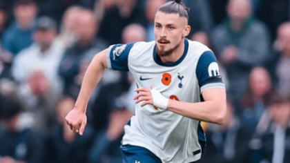 Ce spune antrenorul lui Spurs despre Radu Drăgușin, care ratează marea finală: ”E o întâmplare”