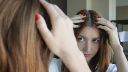 Suplimentele care te ajută să spui stop firelor albe fără substanțe chimice. Ce arată studiile