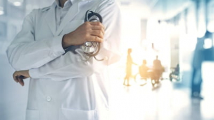 Medicii specialişti, indignați faţă de intenţia Guvernului de "a nu respecta angajamentele asumate". Ameninţă cu suspendarea acordării serviciilor gratuite pentru pacienţi