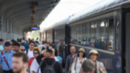 Circulația trenurilor între Gara de Nord și Aeroportul Otopeni, întreruptă patru zile. STB introduce linia expres 780