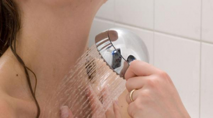Expunerea excesivă la soare poate lăsa urme pe viață. Ce spun dermatologii despre efectele arsurilor solare asupra pielii