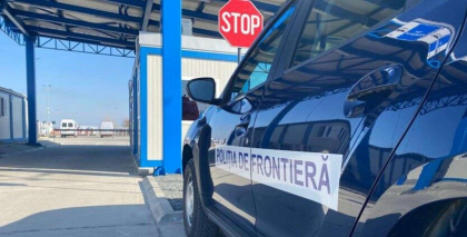 Percheziții la polițişti de frontieră. Furau din țigările confiscate