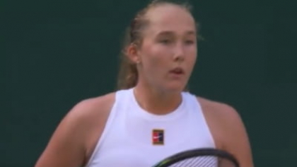 Jucătoarea de 18 ani e în sferturi la Wimbledon. Incredibil ce s-a întâmplat la finalul meciului VIDEO