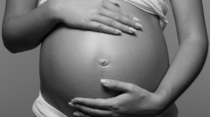 Se schimbă regulile jocului pentru femeile însărcinate și mame. Asigurarea medicală privată poate fi singura ta plasă de siguranță