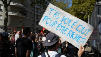 Franța, paralizată de grevele masive împotriva austerității lui Macron