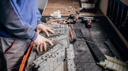 Americanii vor construi în UE o fabrică nouă de materiale pentru baterii, în valoare de 1,3 miliarde de dolari. Ce țară au ales