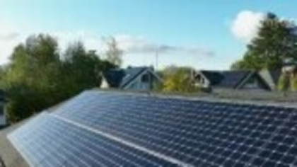 Cum dezvoltă companiile românești soluții pentru prosumatorii care aleg energia verde. De la garaje solare la roboți