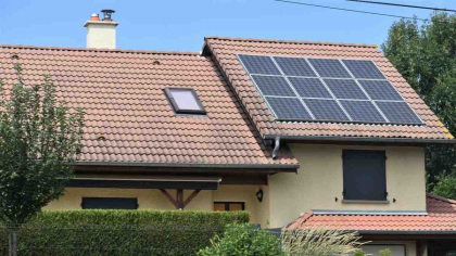 Rolul crucial al invertoarelor în eficiența panourilor solare: Vezi aici pas cu pas!