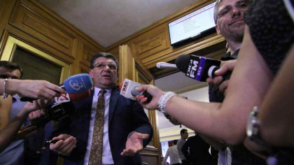 Plângere penală pentru un artist a înjurat România la festival