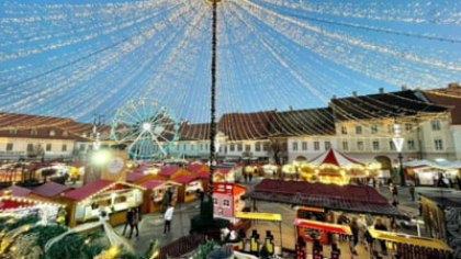 Târgul de Crăciun din Sibiu vine în întâmpinarea oamenilor, în contextul scumpirilor. Participanții vor putea face grătar în Piața Mare. Ce alte facilități inedite vor mai exista