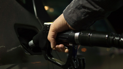 Prețurile globale ale petrolului cresc vertiginos după atacul Israelului asupra Iranului