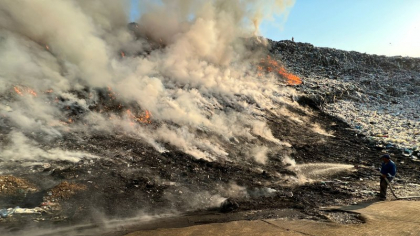 Controale la gropile de gunoi, după valul de incendii din timpul verii. Ministrul Mediului: „Nu reciclăm cât ar trebui”