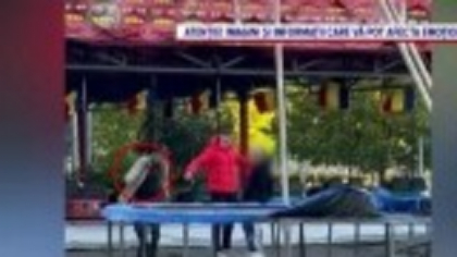 Copil de 13 ani, tăiat cu secera de paznicul unui parc de distracții din Brașov. Scenele de groază, surprinse de un martor
