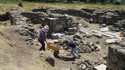 Arheologii francezi descoperă un trunchi fosilizat vechi de 28 de milioane de ani